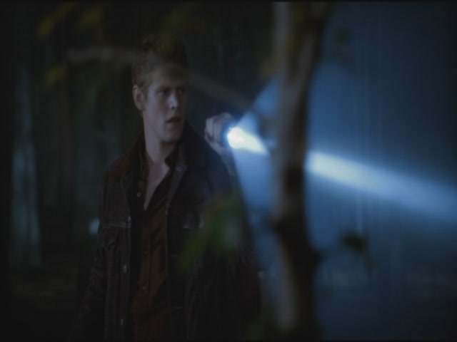 VampireDiariesWorld-dot-org-S3TVD_3x11OurTown1466.jpg