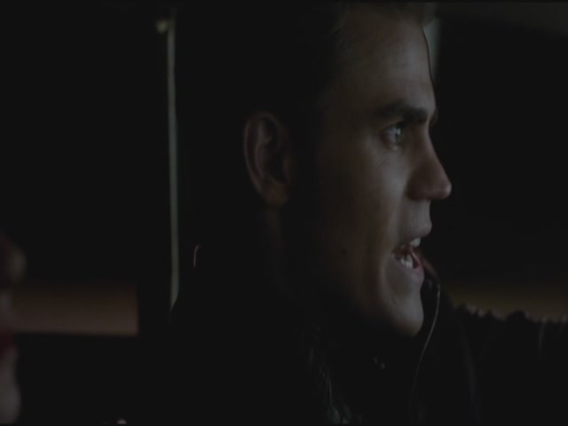 VampireDiariesWorld-dot-org-S3TVD_3x11OurTown1641.jpg