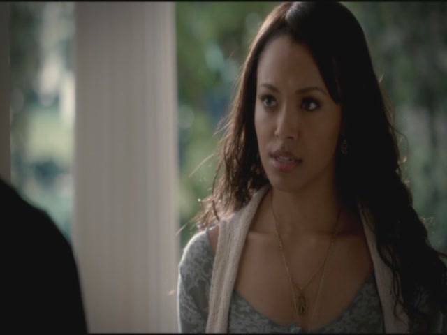VampireDiariesWorld-dot-org-S3TVD_3x11OurTown2063.jpg