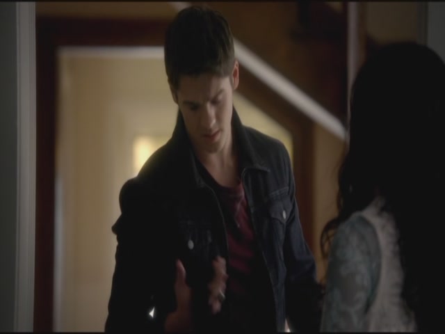 VampireDiariesWorld-dot-org-S3TVD_3x11OurTown2085.jpg