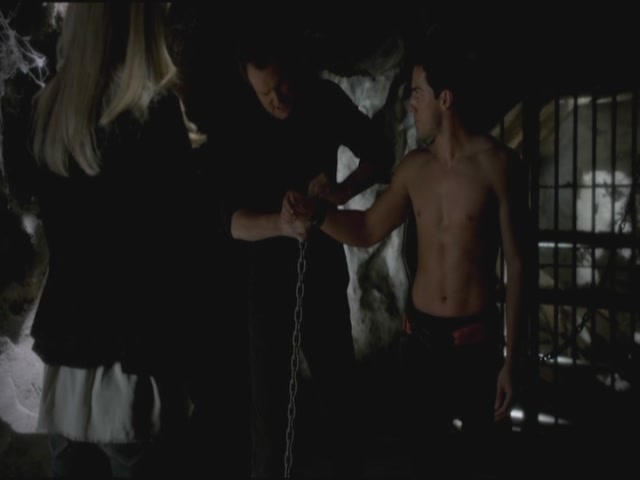 VampireDiariesWorld-dot-org-S3TVD_3x12TheTiesThatBind0734.jpg