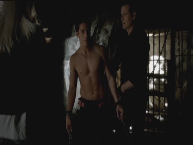 VampireDiariesWorld-dot-org-S3TVD_3x12TheTiesThatBind0766.jpg