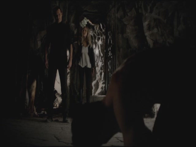 VampireDiariesWorld-dot-org-S3TVD_3x12TheTiesThatBind1045.jpg