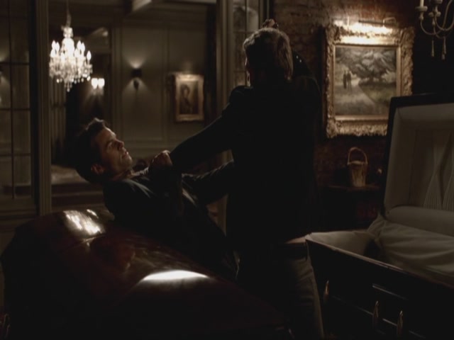 VampireDiariesWorld-dot-org-S3TVD_3x13BringingOutTheDead0030.jpg