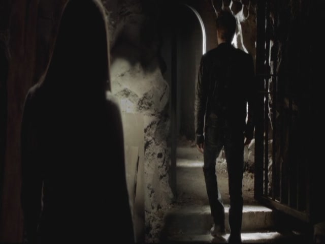 VampireDiariesWorld-dot-org-S3TVD_3x13BringingOutTheDead0391.jpg