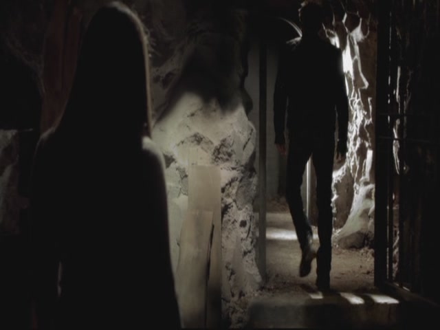 VampireDiariesWorld-dot-org-S3TVD_3x13BringingOutTheDead0392.jpg