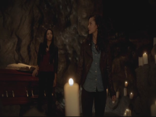 VampireDiariesWorld-dot-org-S3TVD_3x13BringingOutTheDead0555.jpg