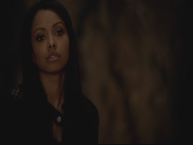 VampireDiariesWorld-dot-org-S3TVD_3x13BringingOutTheDead0562.jpg