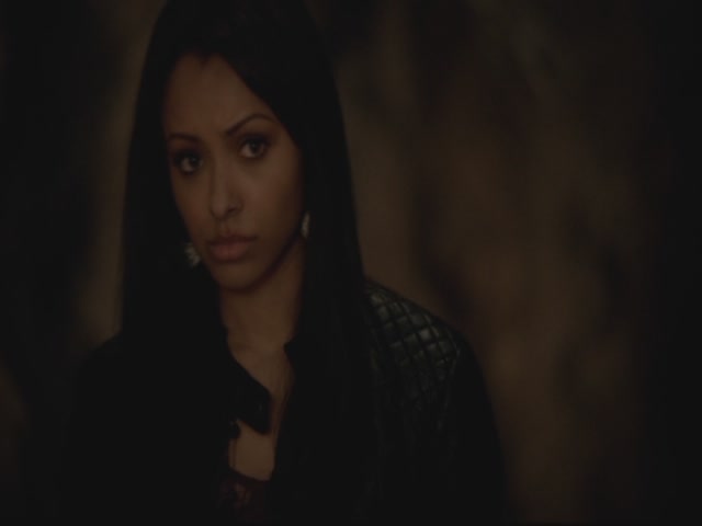 VampireDiariesWorld-dot-org-S3TVD_3x13BringingOutTheDead0567.jpg