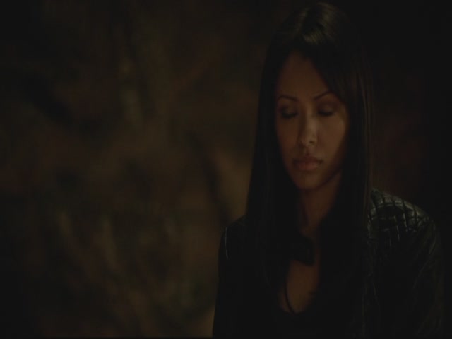 VampireDiariesWorld-dot-org-S3TVD_3x13BringingOutTheDead0577.jpg