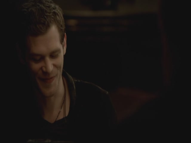 VampireDiariesWorld-dot-org-S3TVD_3x13BringingOutTheDead1116.jpg