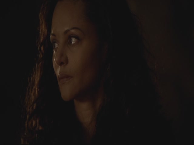 VampireDiariesWorld-dot-org-S3TVD_3x13BringingOutTheDead1270.jpg