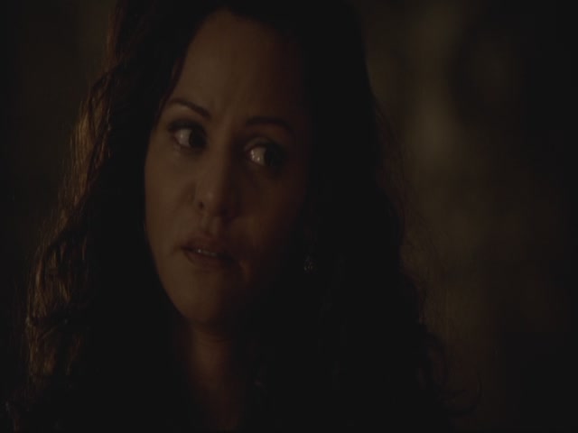 VampireDiariesWorld-dot-org-S3TVD_3x13BringingOutTheDead1296.jpg