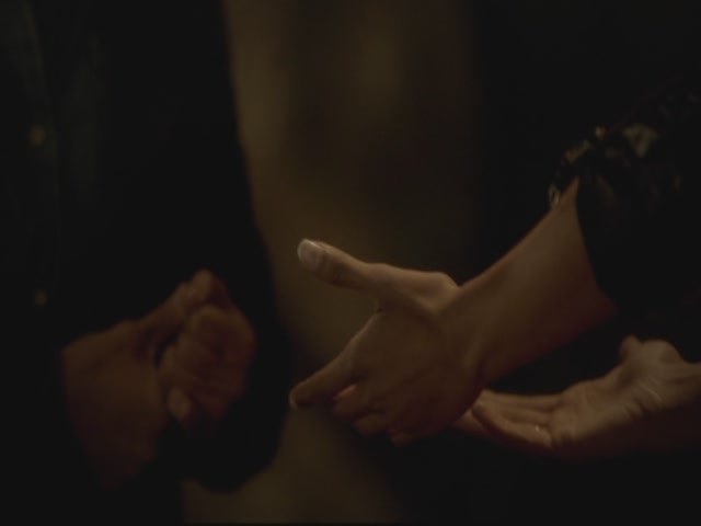 VampireDiariesWorld-dot-org-S3TVD_3x13BringingOutTheDead1303.jpg