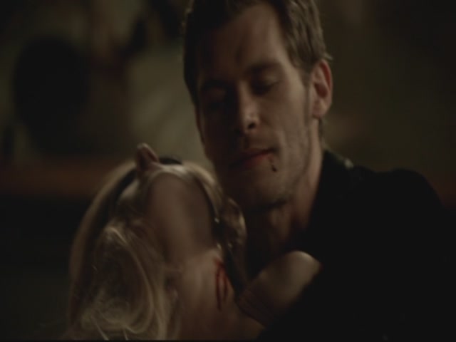 VampireDiariesWorld-dot-org-S3TVD_3x13BringingOutTheDead1612.jpg