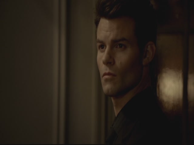 VampireDiariesWorld-dot-org-S3TVD_3x13BringingOutTheDead1738.jpg