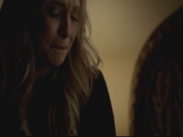 VampireDiariesWorld-dot-org-S3TVD_3x13BringingOutTheDead1977.jpg