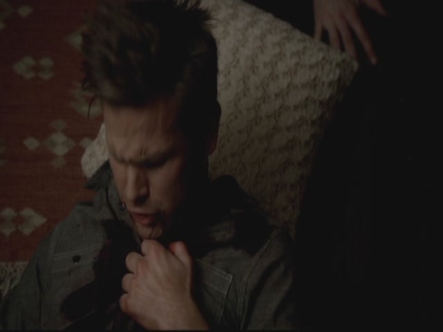 VampireDiariesWorld-dot-org-S3TVD_3x13BringingOutTheDead2117.jpg