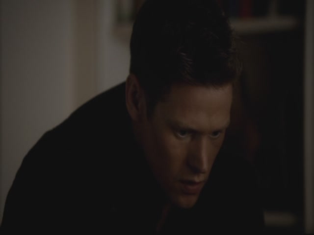 VampireDiariesWorld-dot-org-S3TVD_3x13BringingOutTheDead2122.jpg