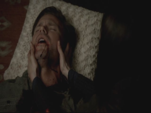 VampireDiariesWorld-dot-org-S3TVD_3x13BringingOutTheDead2123.jpg