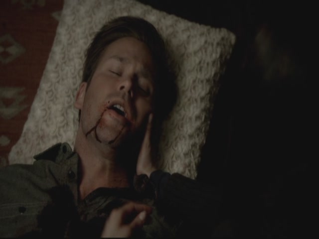 VampireDiariesWorld-dot-org-S3TVD_3x13BringingOutTheDead2124.jpg