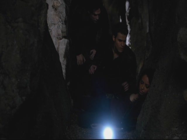 VampireDiariesWorld-dot-org-S3TVD_3x13BringingOutTheDead2145.jpg
