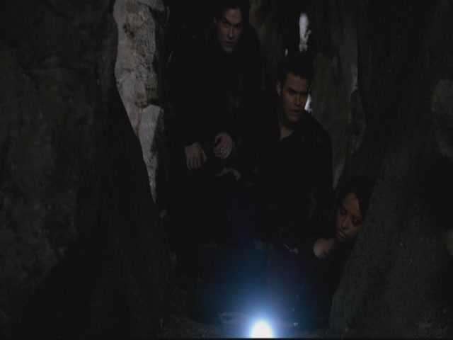 VampireDiariesWorld-dot-org-S3TVD_3x13BringingOutTheDead2146.jpg