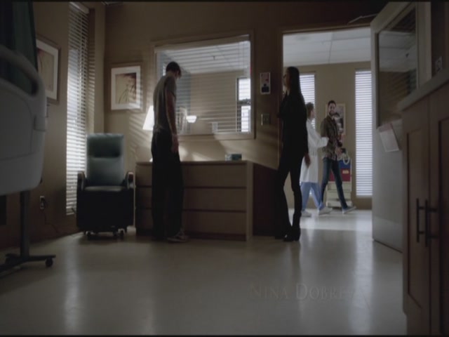 VampireDiariesWorld-dot-org-S3TVD_3x17BreakOnThrough0117.jpg