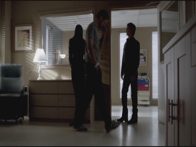 VampireDiariesWorld-dot-org-S3TVD_3x17BreakOnThrough0168.jpg