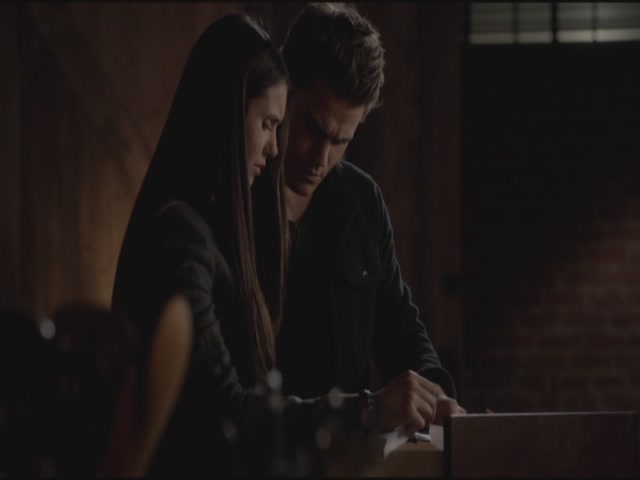 VampireDiariesWorld-dot-org-S3TVD_3x17BreakOnThrough1585.jpg