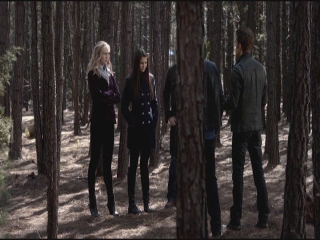 VampireDiariesWorld-dot-org-S3TVD_3x18TheMurderOfOne0324.jpg