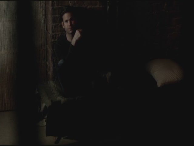 VampireDiariesWorld-dot-org-S3TVD_3x19HeartOfDarkness0009.jpg