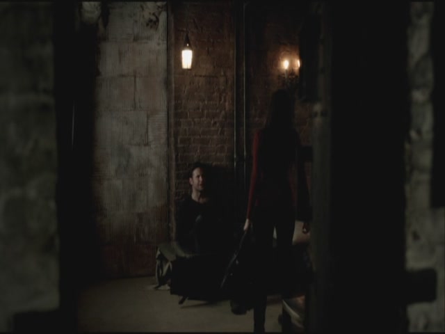 VampireDiariesWorld-dot-org-S3TVD_3x19HeartOfDarkness0018.jpg