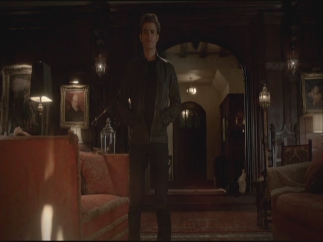 VampireDiariesWorld-dot-org-S3TVD_3x19HeartOfDarkness0120.jpg