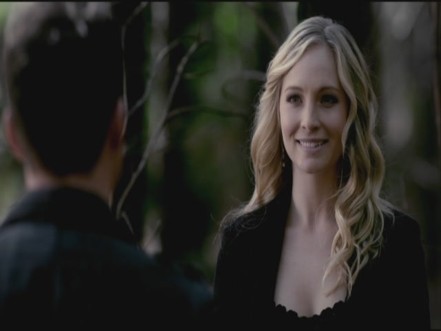 VampireDiariesWorld-dot-org-S3TVD_3x19HeartOfDarkness0606.jpg