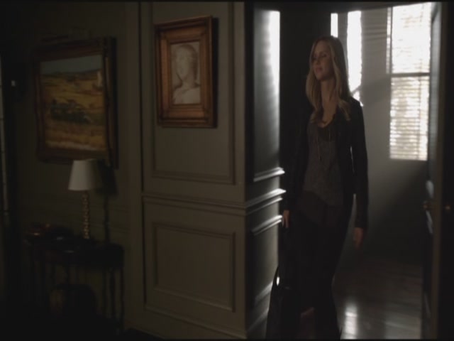 VampireDiariesWorld-dot-org-S3TVD_3x19HeartOfDarkness0720.jpg