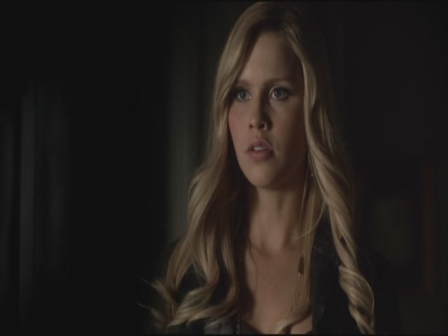 VampireDiariesWorld-dot-org-S3TVD_3x19HeartOfDarkness0724.jpg