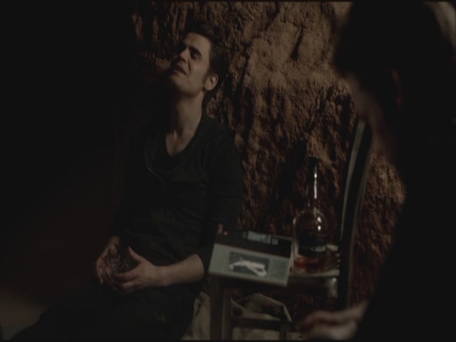 VampireDiariesWorld-dot-org-S3TVD_3x19HeartOfDarkness0805.jpg