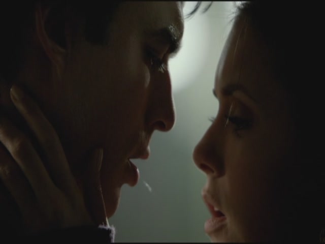 VampireDiariesWorld-dot-org-S3TVD_3x19HeartOfDarkness1415.jpg