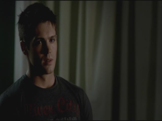 VampireDiariesWorld-dot-org-S3TVD_3x19HeartOfDarkness1445.jpg