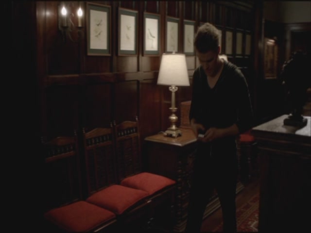 VampireDiariesWorld-dot-org-S3TVD_3x19HeartOfDarkness1818.jpg