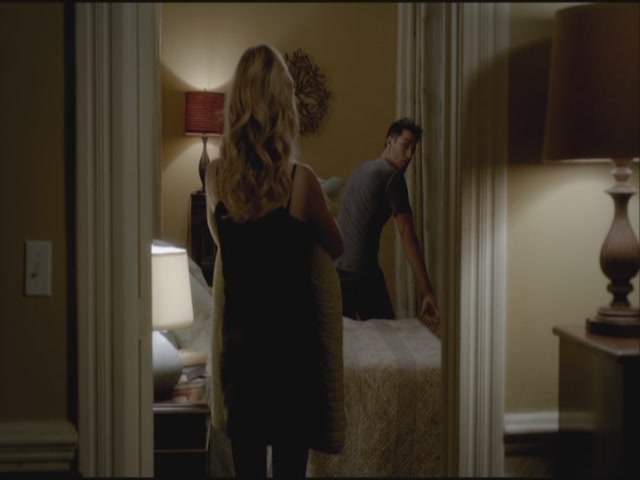 VampireDiariesWorld-dot-org-S3TVD_3x19HeartOfDarkness2101.jpg