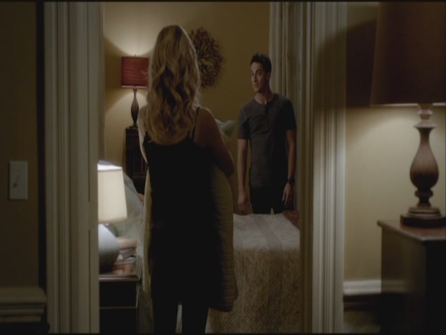 VampireDiariesWorld-dot-org-S3TVD_3x19HeartOfDarkness2104.jpg