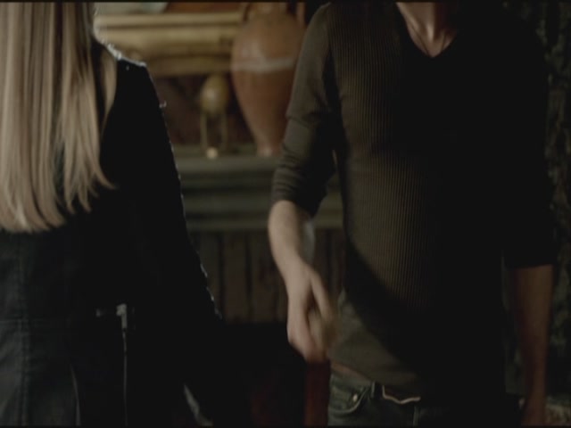 VampireDiariesWorld-dot-org-S3TVD_3x20DoNotGoGentle0023.jpg