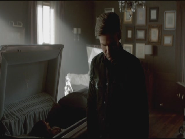 VampireDiariesWorld-dot-org-S3TVD_3x20DoNotGoGentle0141.jpg