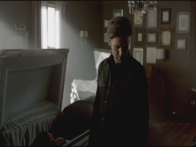 VampireDiariesWorld-dot-org-S3TVD_3x20DoNotGoGentle0143.jpg