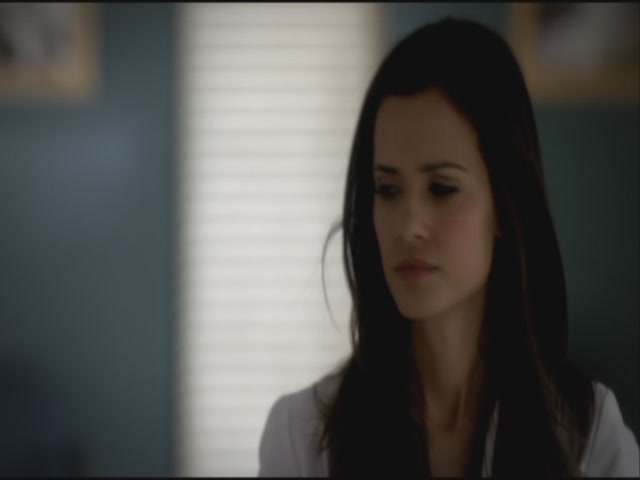 VampireDiariesWorld-dot-org-S3TVD_3x20DoNotGoGentle0318.jpg