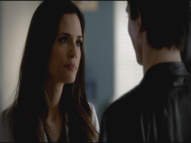 VampireDiariesWorld-dot-org-S3TVD_3x20DoNotGoGentle0329.jpg