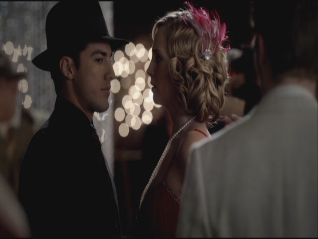 VampireDiariesWorld-dot-org-S3TVD_3x20DoNotGoGentle0988.jpg