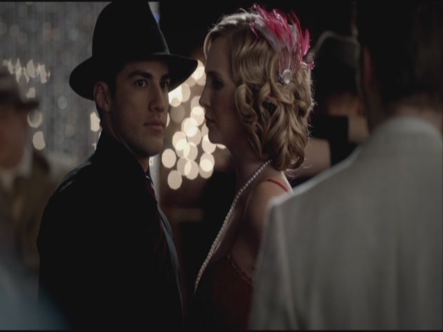 VampireDiariesWorld-dot-org-S3TVD_3x20DoNotGoGentle0989.jpg